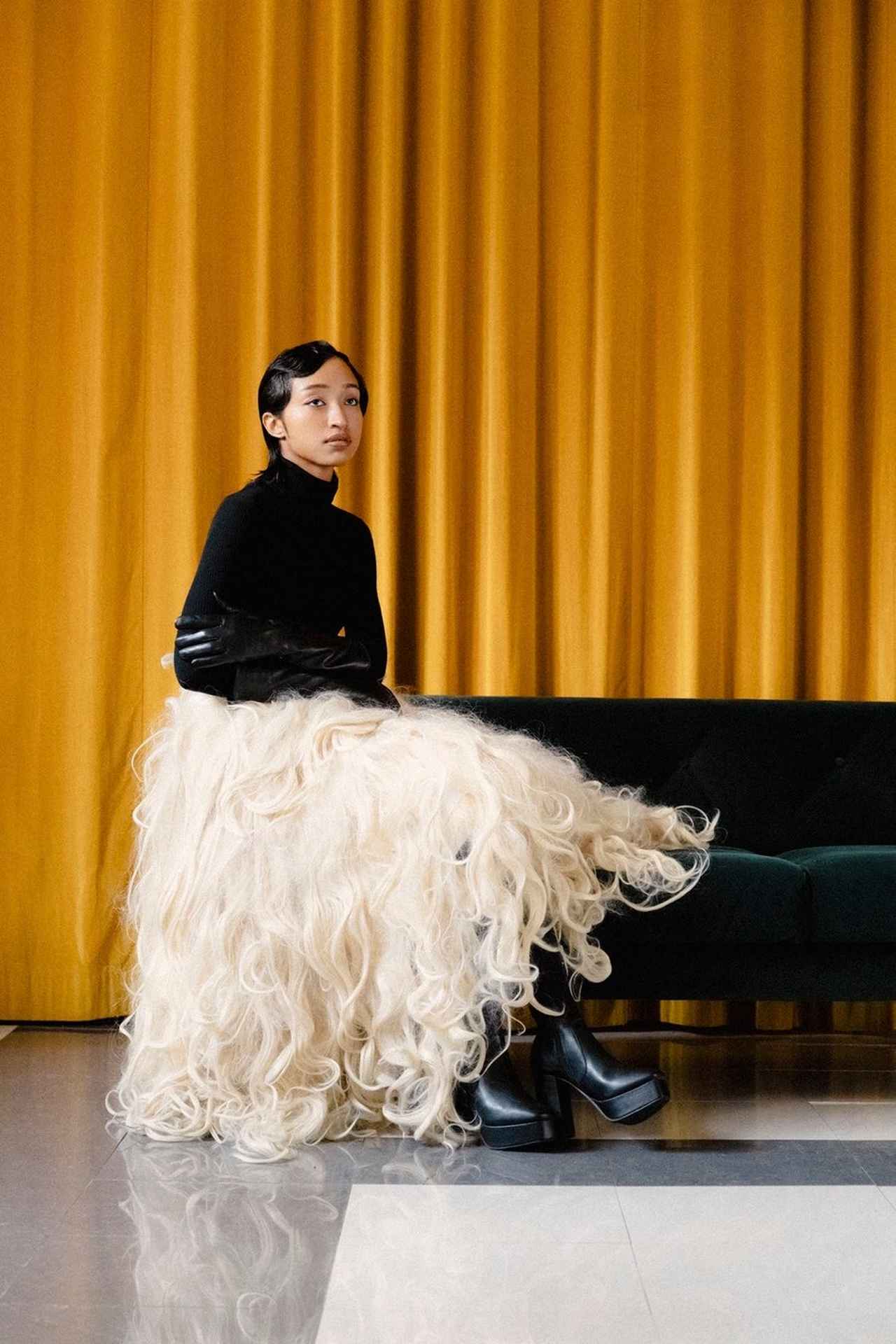 画像: 伊藤亜和｜文筆家 1996年神奈川県生まれ。エッセイ「パパと私」で話題に。著書に『魔女になりたい』（文藝春秋）など。