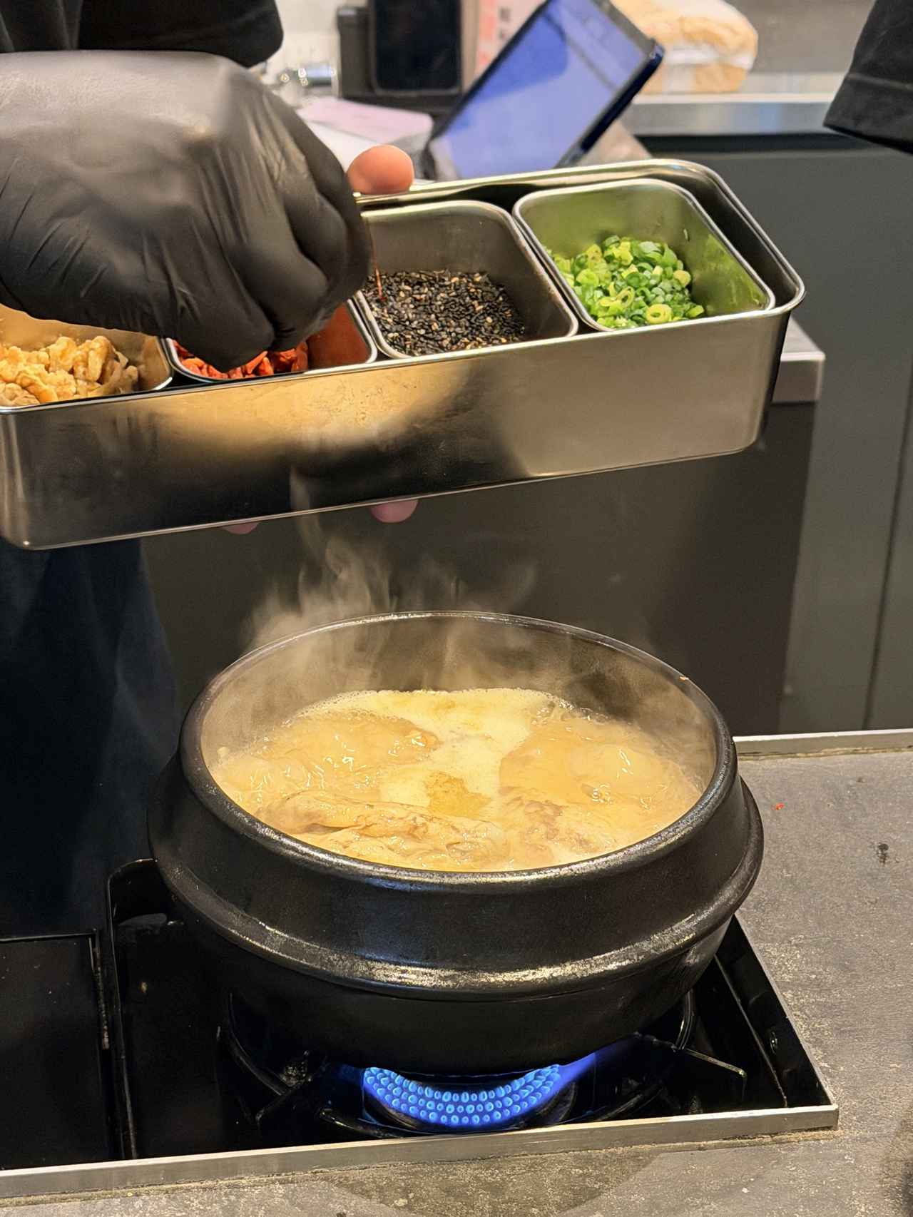 画像3: 6種のおかずと3種の調味料でワクワクする「味変」体験
