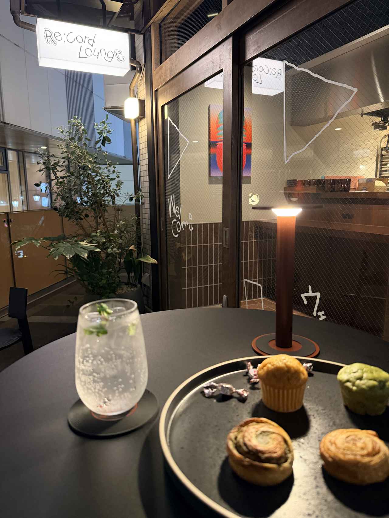 画像2: 直感で選ぶレコードと極上一杯。気分を解きほぐすチルアウトタイム