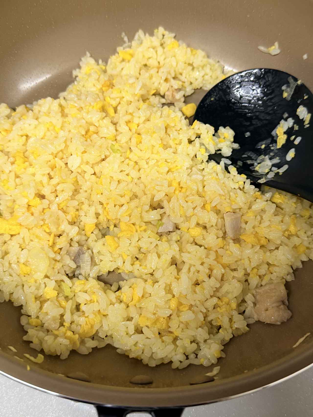 画像2: 行列店のあの「透明感ある旨味」が手軽に!味の素冷凍食品<黄金炒飯>が新発売