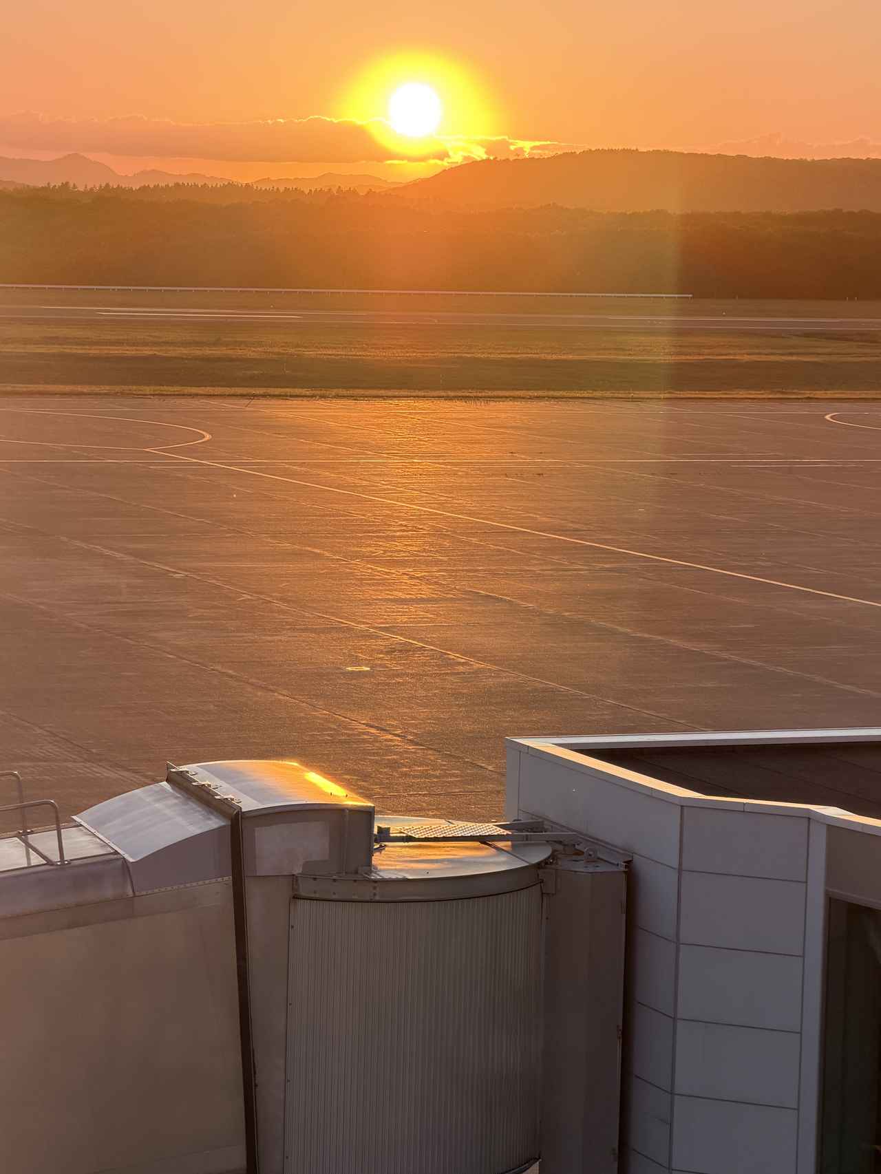 画像: 釧路空港からも美しい夕日が楽しめました