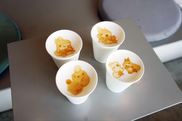 画像2: オムライスを満喫した後は、デザートを食べに「KadoCafe」へ。