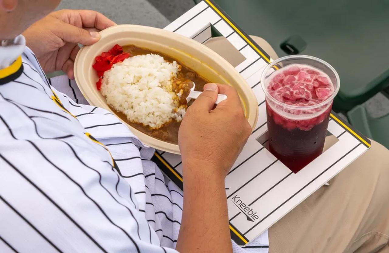 画像: 球場での「食べたいけど置けない」を解決