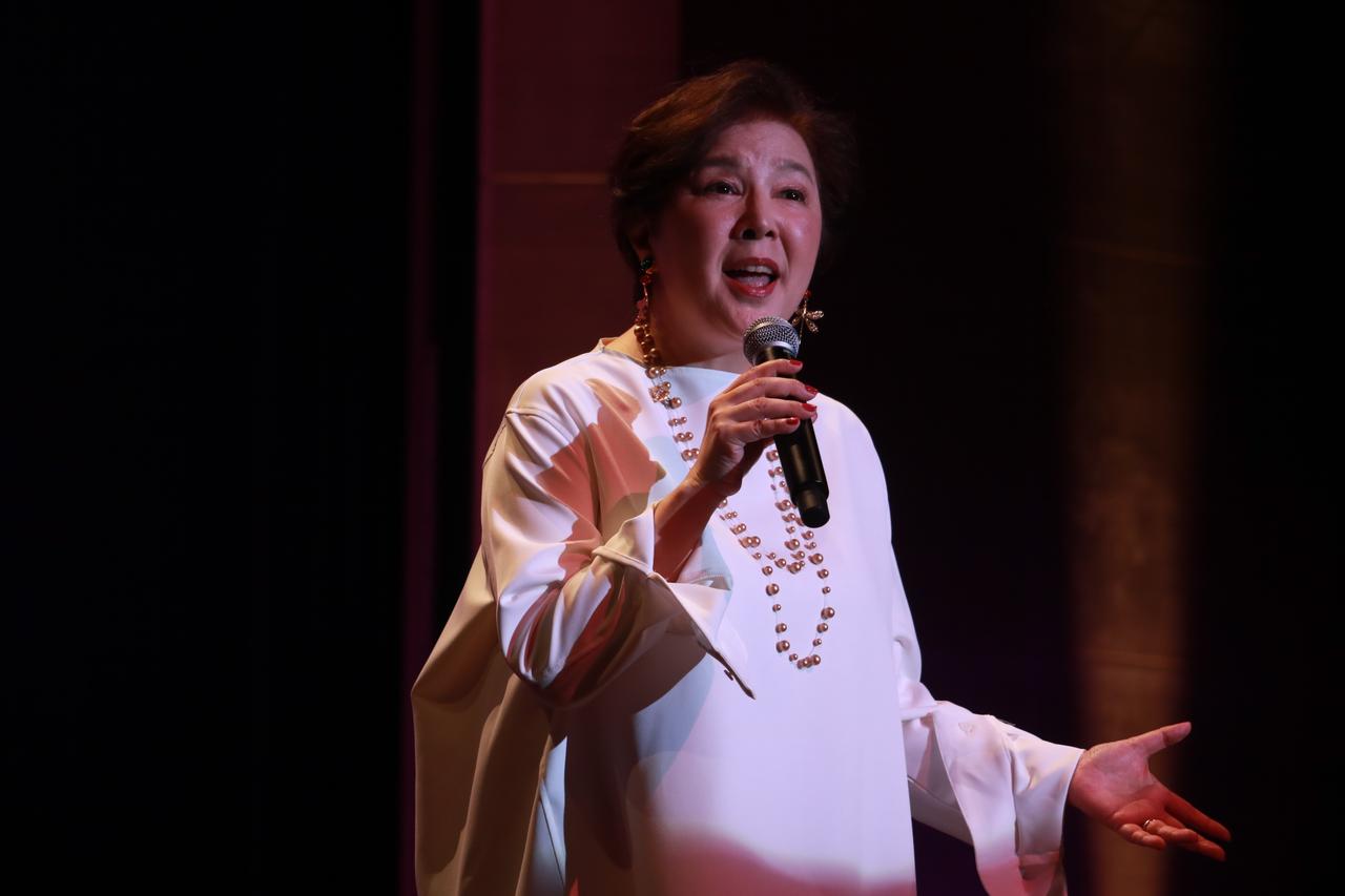 画像2: 麻倉未稀さんが「HERO」など4曲を熱唱