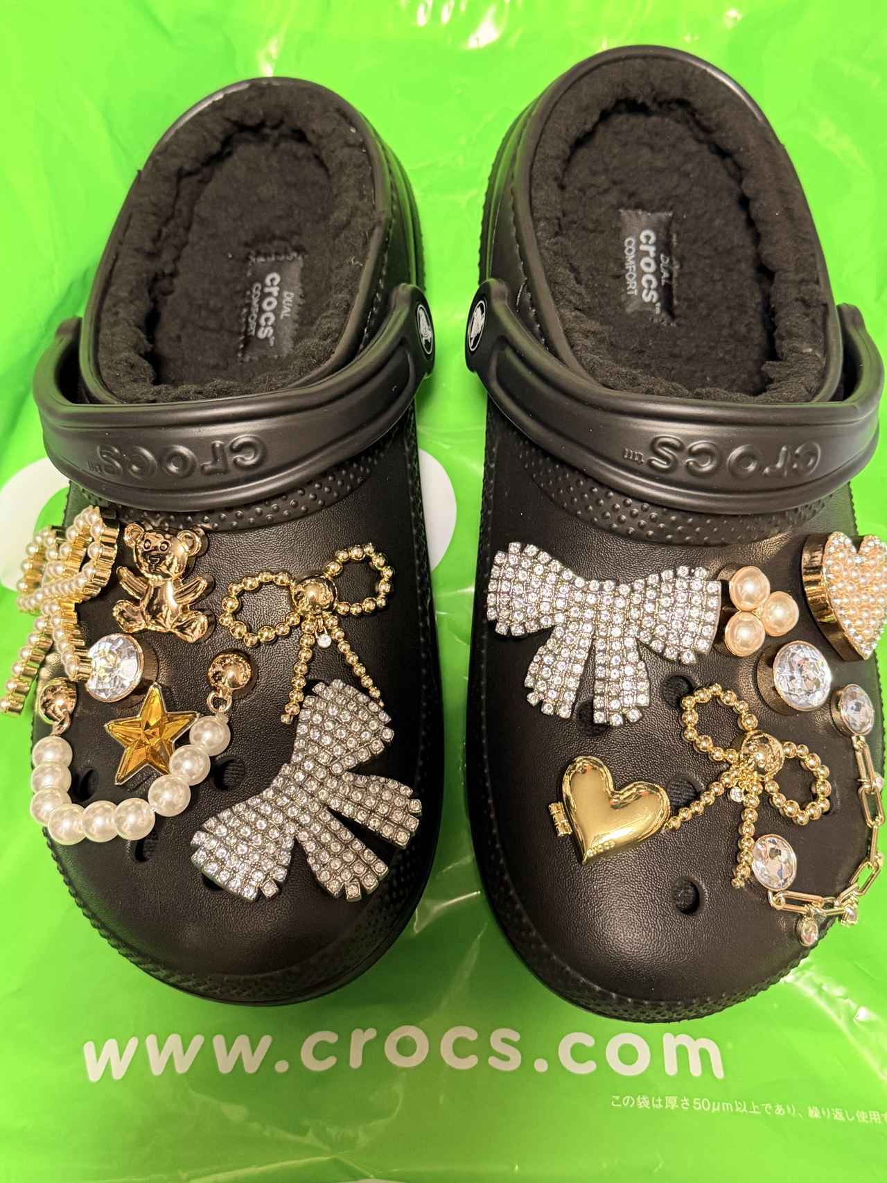 画像1: 足元から温もりとおしゃれを仕込む♡「冬も、Crocs」で叶える大人の秋冬トレンドスタイル