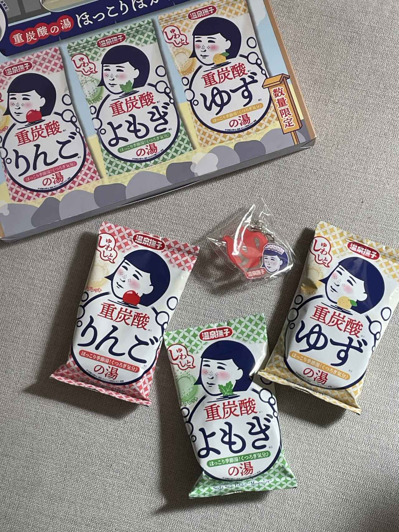 画像2: 3つの香りを一気に体験！レトロ可愛い限定アクリルチャーム付き