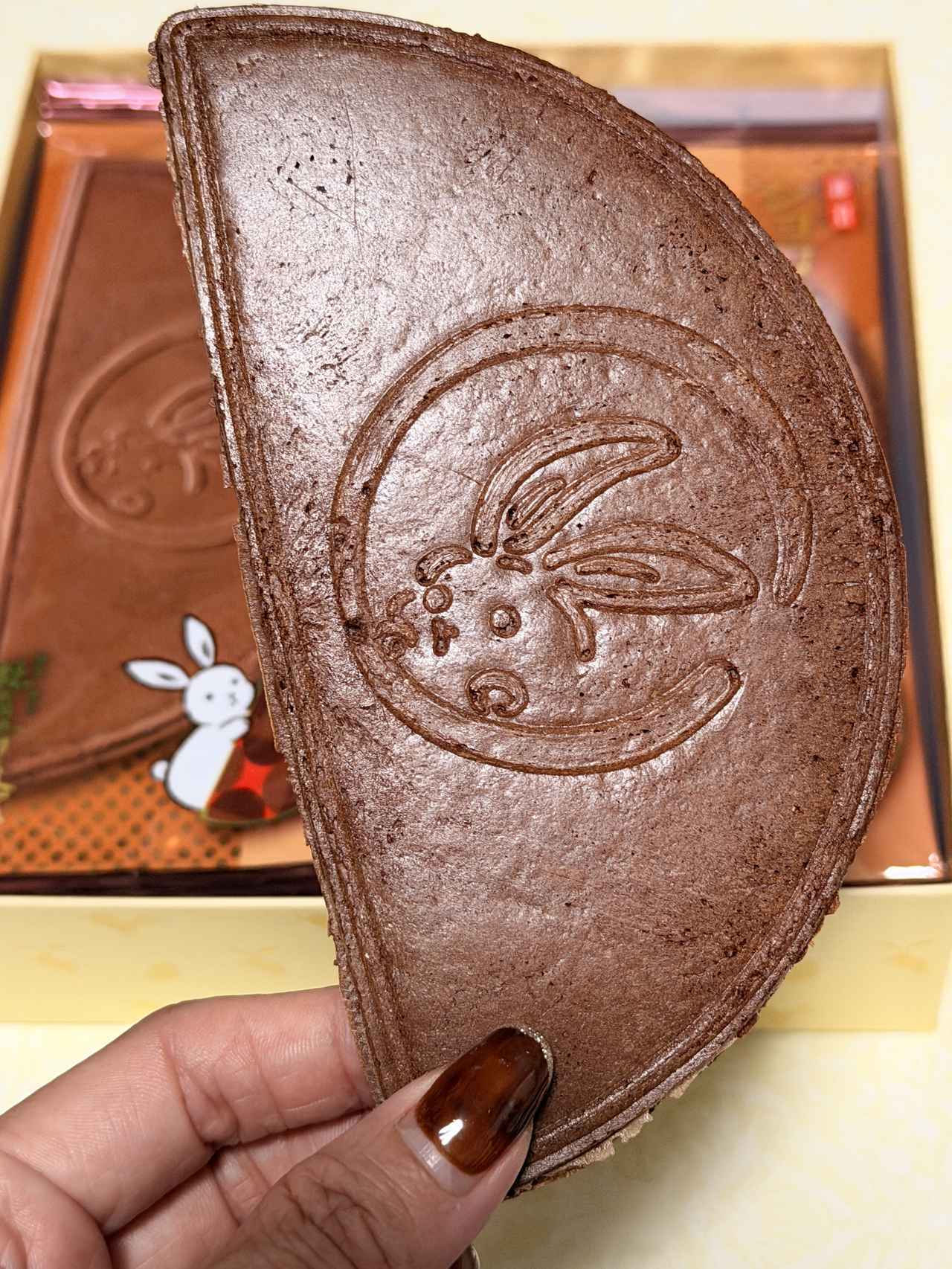 画像1: 5年ぶりの新作♡秋冬限定!ブランド史上初の“ごほうび半月”「鎌倉ショコラ半月」