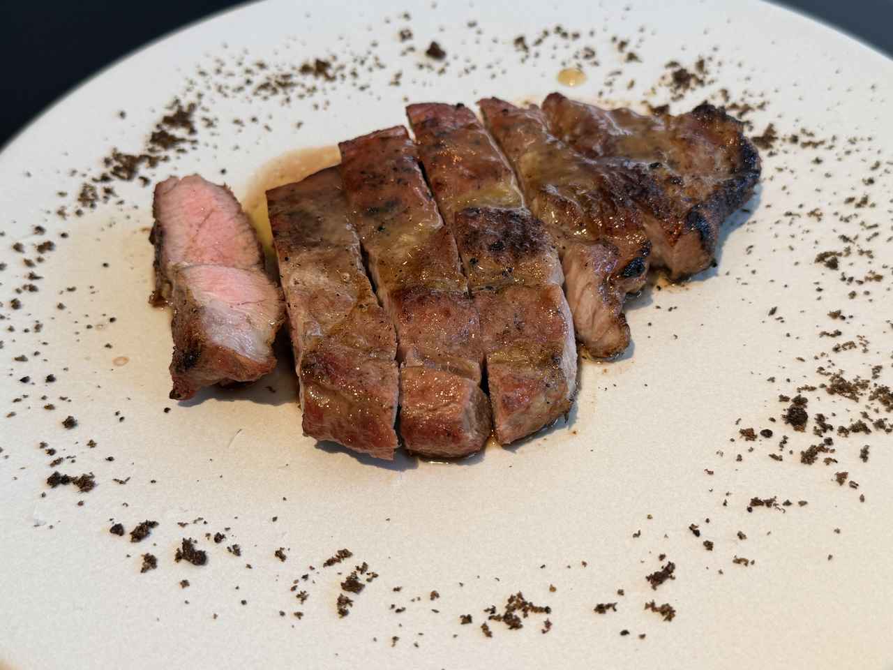 画像: 鹿児島産 黒豚肩ロースのグリル 柚子胡椒ソース(300g)6,050円(税込)