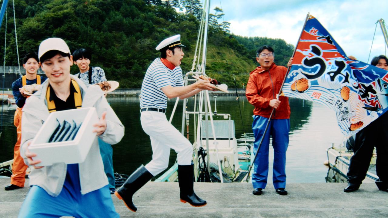 画像3: ⼾塚純貴さん、念願の“地元・岩⼿”で疾⾛!♡三陸・常磐の海の幸をつなぐ新CM「届け、うみのうまいもの」篇が公開