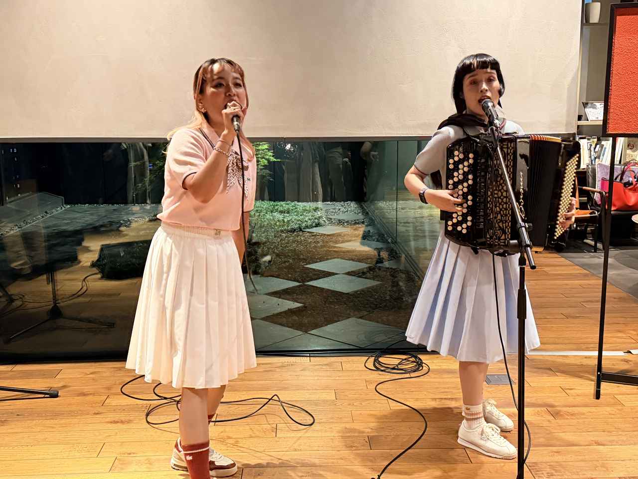 画像: チャラン・ポ・ランタンのライブで祝う華やかなカクテルパーティー