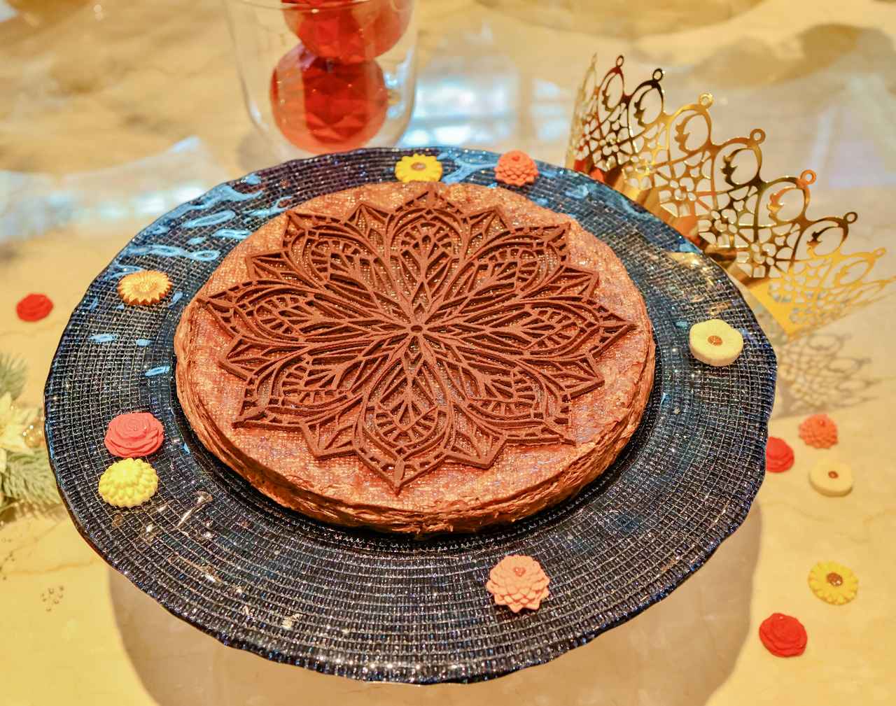 画像2: フランスの新年を祝う伝統菓子「ガレット・デ・ロワ」