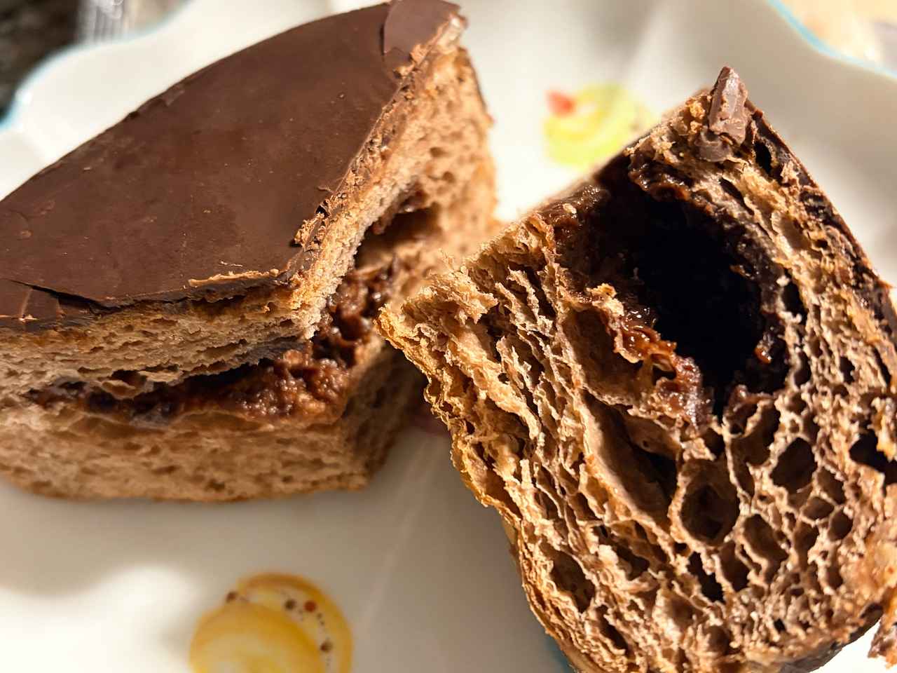 画像: 新たにスタート、「本気のチョコがけパン」