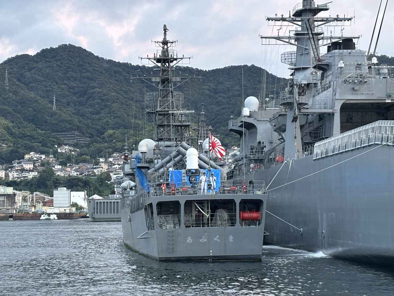 画像2: 夕日とラッパの音に包まれる、呉ならではのクルーズ