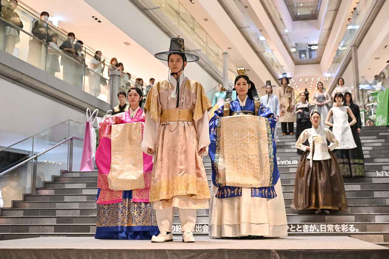 画像2: ②伝統×トレンドが可愛い「デザイン韓服」＆華やかファッションショー