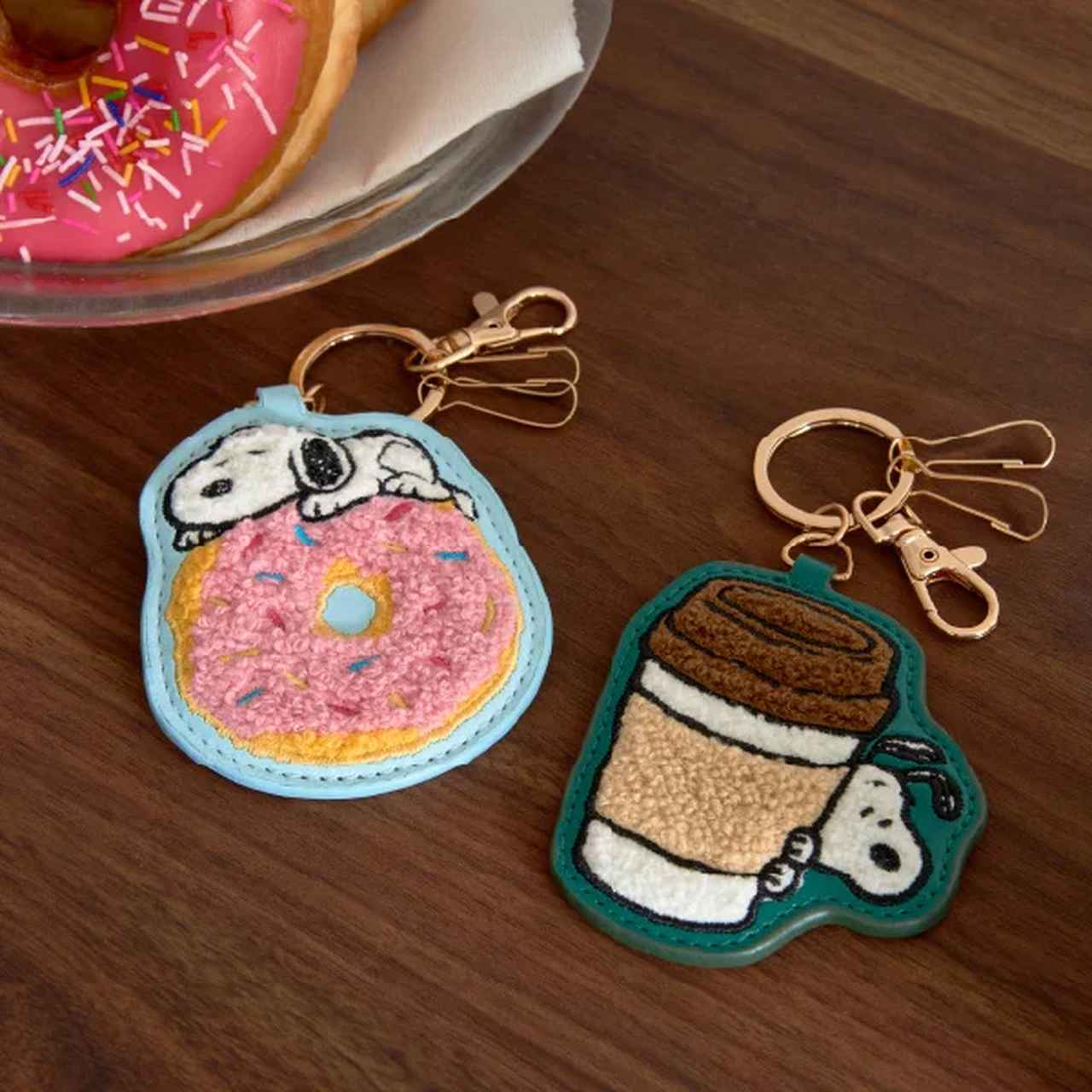 画像: さがら刺繍のキーホルダー