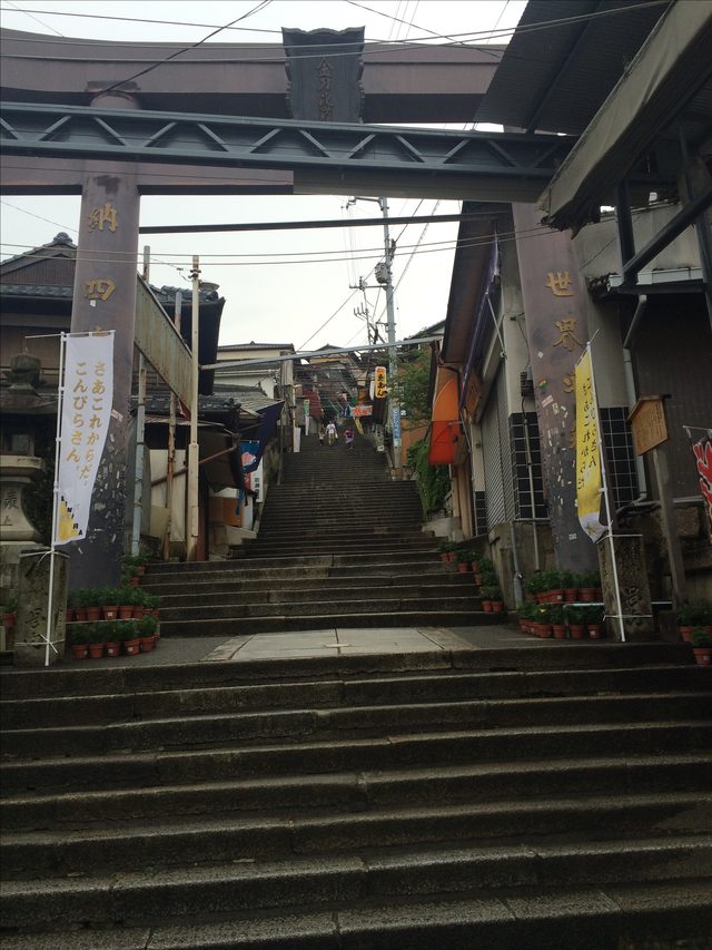 画像: とにかく階段