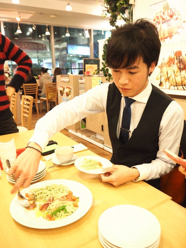画像: 王子のパスタを分ける手さばきが凄い!