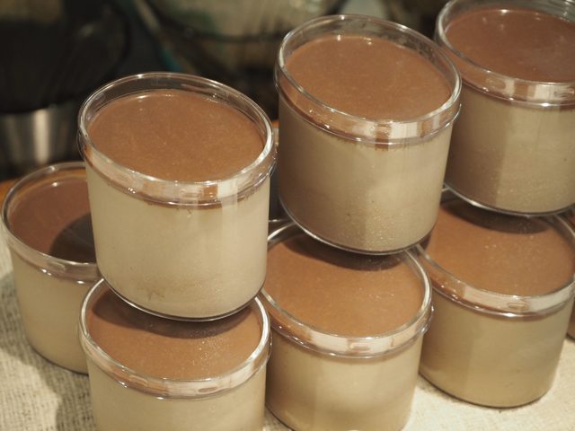 画像: 生チョコプリン 厳選した上質な生クリームと卵黄を使用した、やわらかーいとろとろ系プリンです!ぺろっと3つくらいいけちゃいそう♪