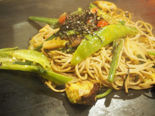 画像: ●アボカド黒焼きそば 京野菜ミックス