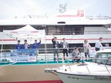 画像: 明るい笑顔で見送られる・・・いよいよ出発