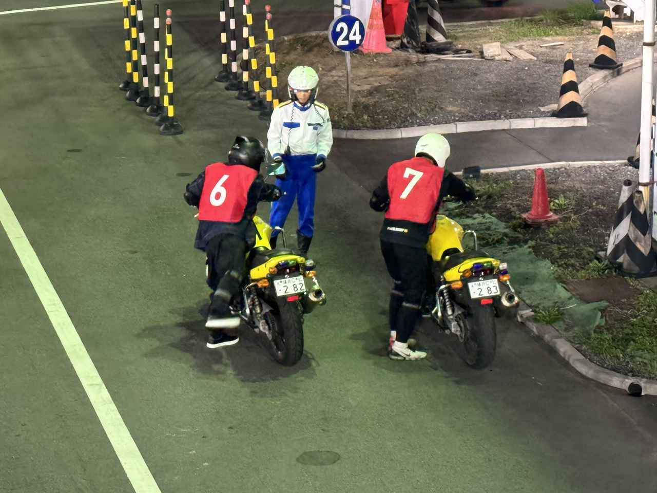 画像1: ウインカーどこ!? バタバタしながらこなす、初めての実車走行編【レディ・ライドVol.4】