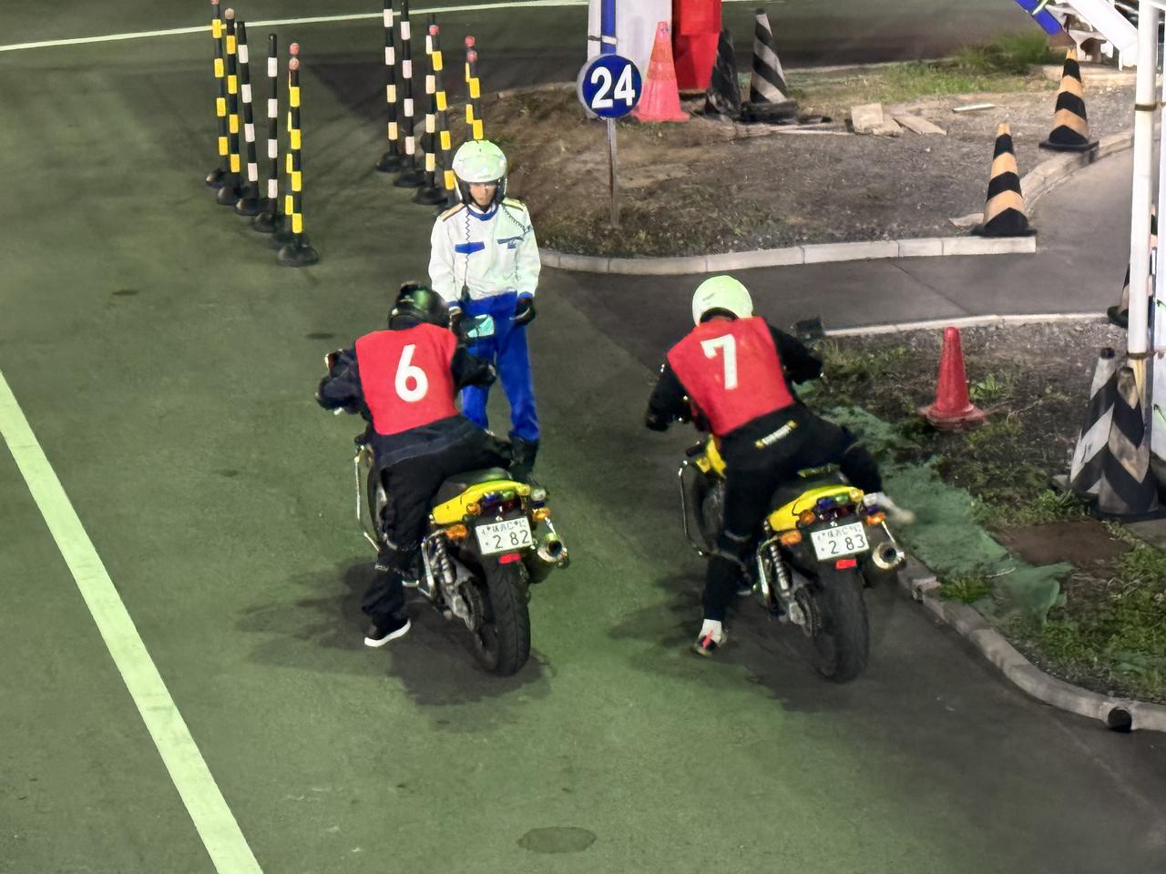 画像2: ウインカーどこ!? バタバタしながらこなす、初めての実車走行編【レディ・ライドVol.4】