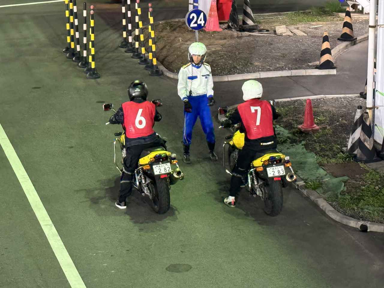 画像3: ウインカーどこ!? バタバタしながらこなす、初めての実車走行編【レディ・ライドVol.4】