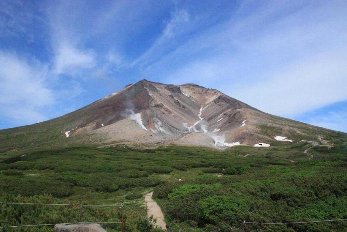 画像: ＜女性限定ひとり旅＞『【ミニハイキング】週末出発！ハイキングは地元ガイド同行 「旭岳・姿見の池」と「美瑛白金ジオツアー」 ２日間』｜クラブツーリズム