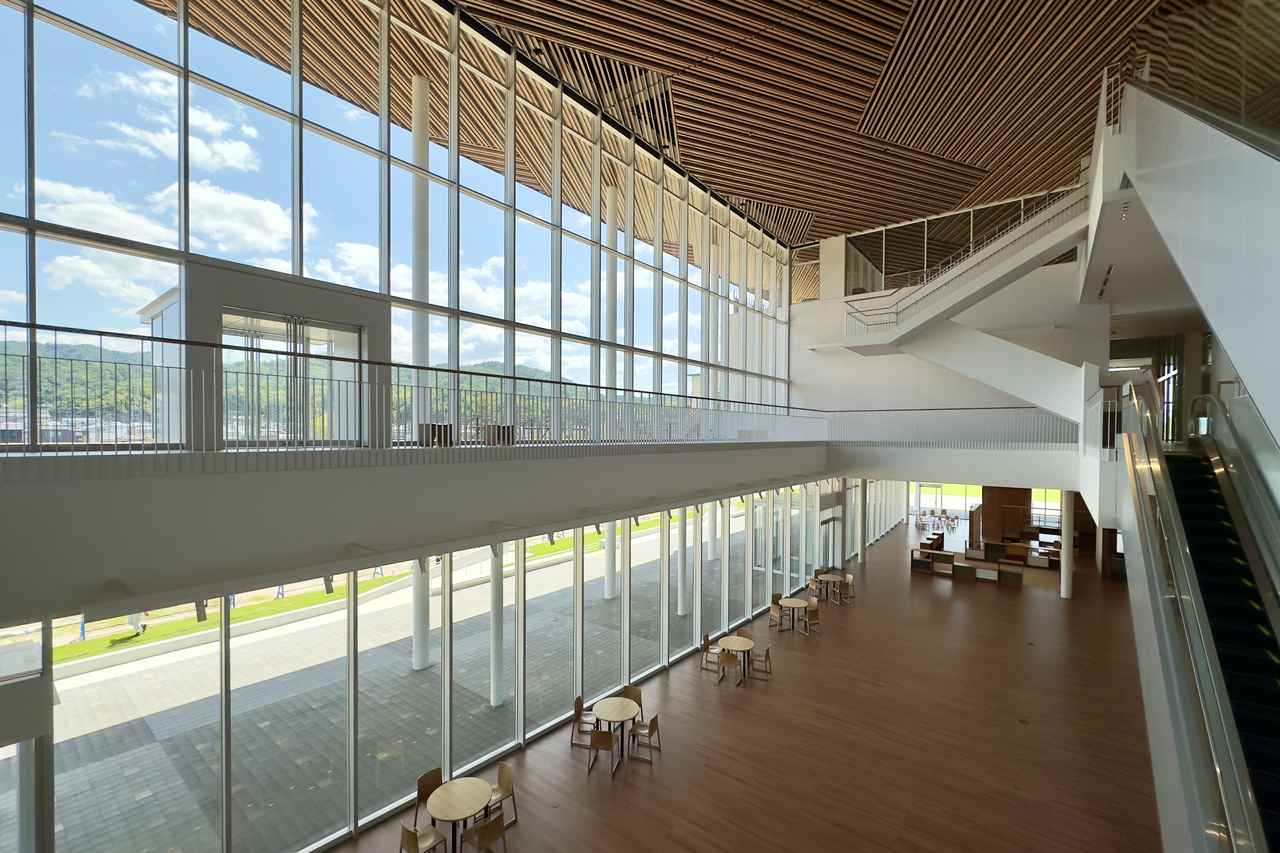 画像: 鳥取県立美術館:館内