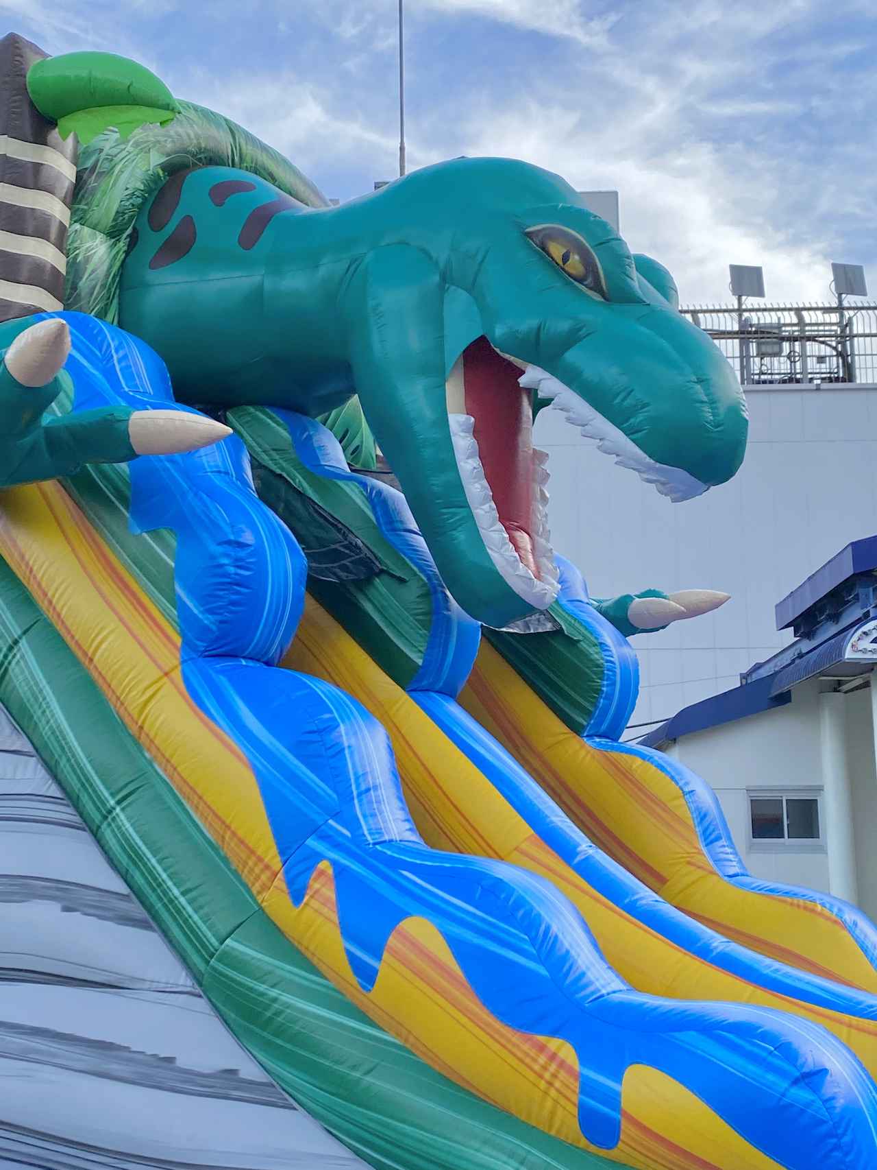 画像: 屋上にて撮影