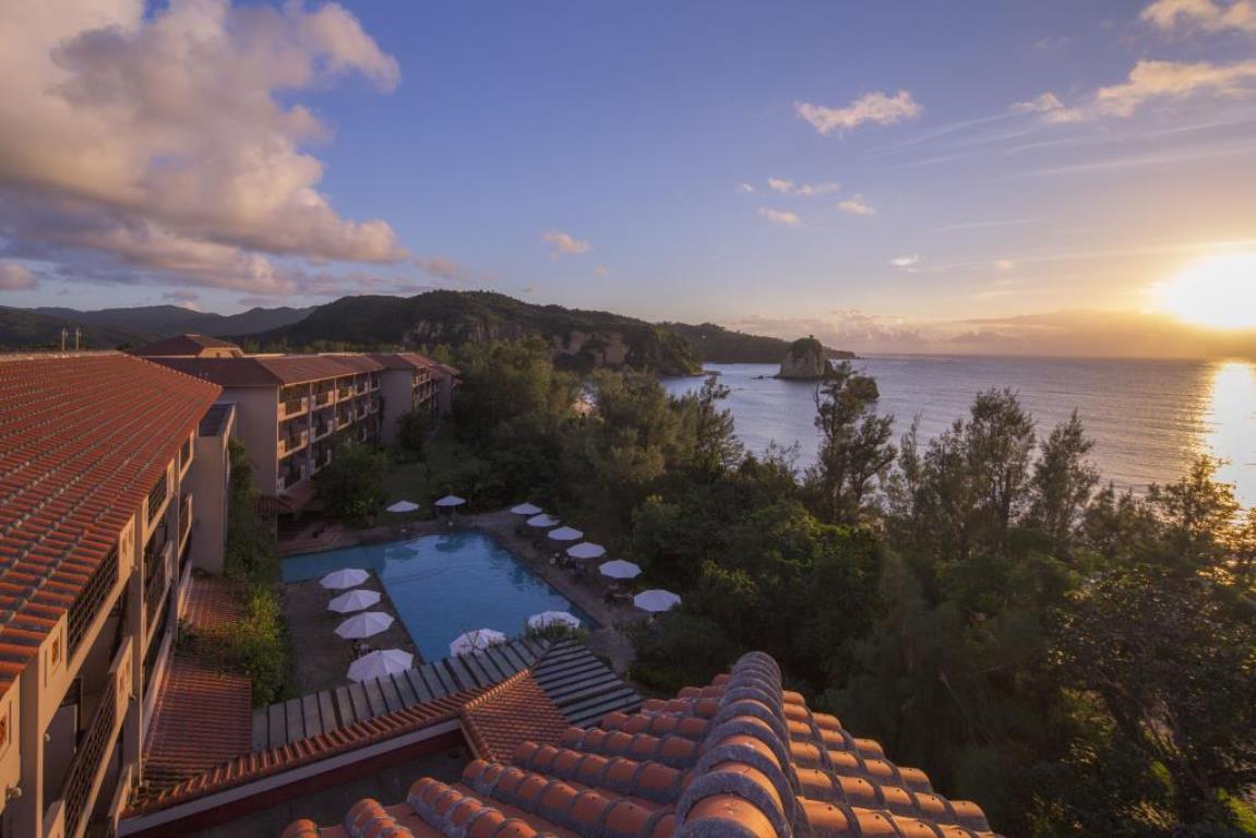 画像: ＜ひとりの贅沢＞『往復直行便利用！時間を忘れる南の島「小浜島」と世界遺産の楽園「西表島」　２つの八重山星野リゾートに宿泊　３日間』｜クラブツーリズム