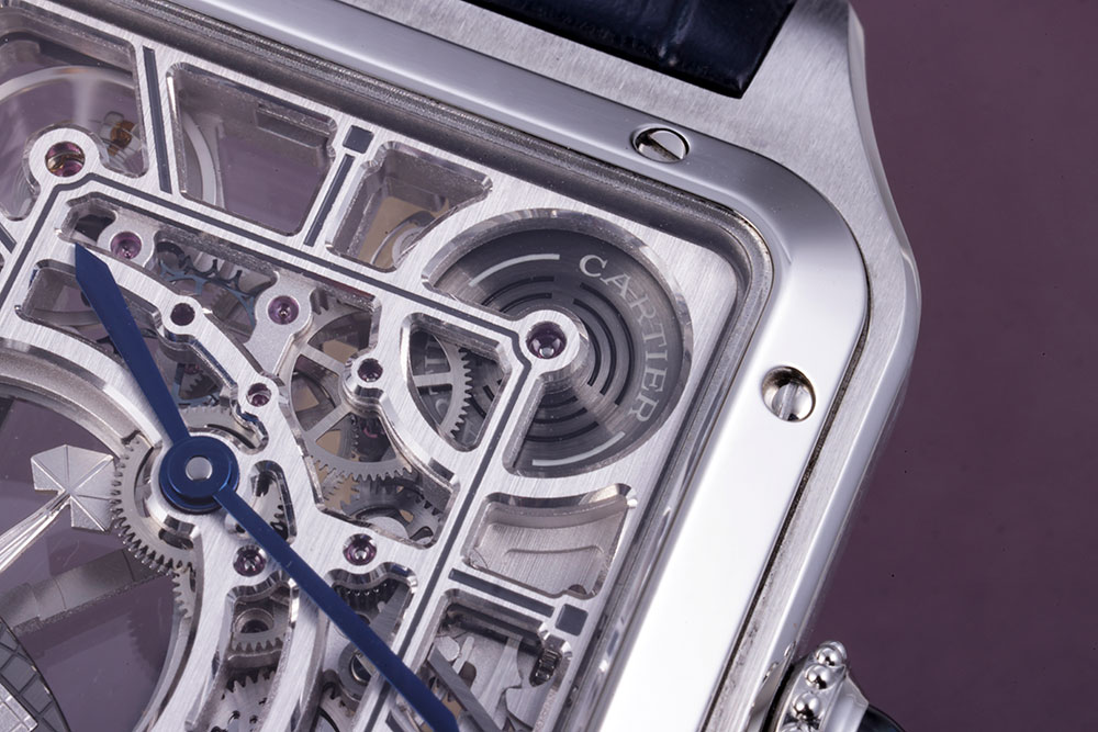 画像: 文字盤右上にレイアウトされた香箱