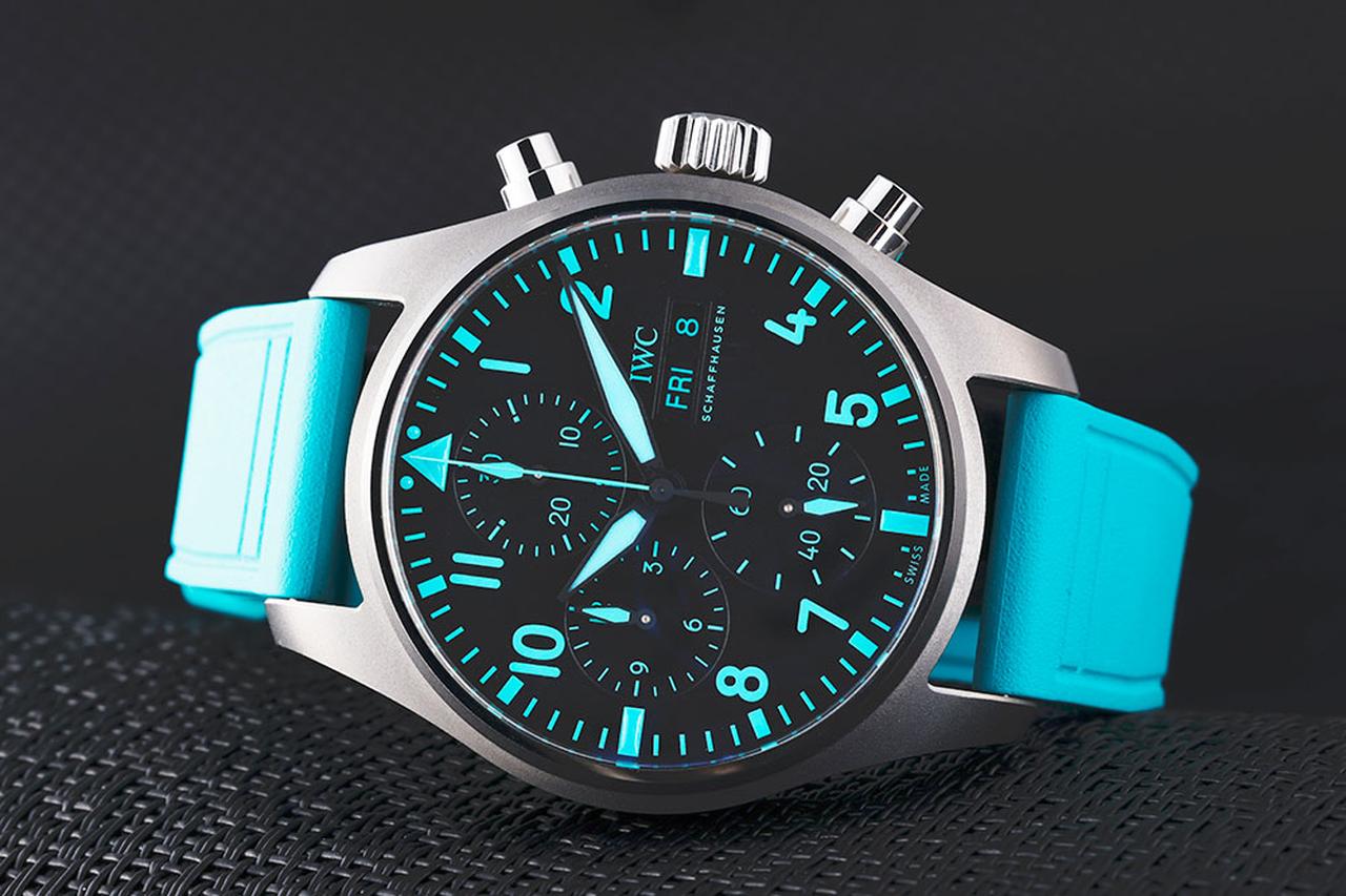 画像: IWC パイロット・ウォッチ クロノグラフ 41 “MERCEDES-AMG PETRONAS FORMULA ONE™ TEAM” 「公式チームウォッチ」【今週の逸本 Vol.242】 - singles (シングルス) - “おひとりさま”にフォーカスした情報サイト