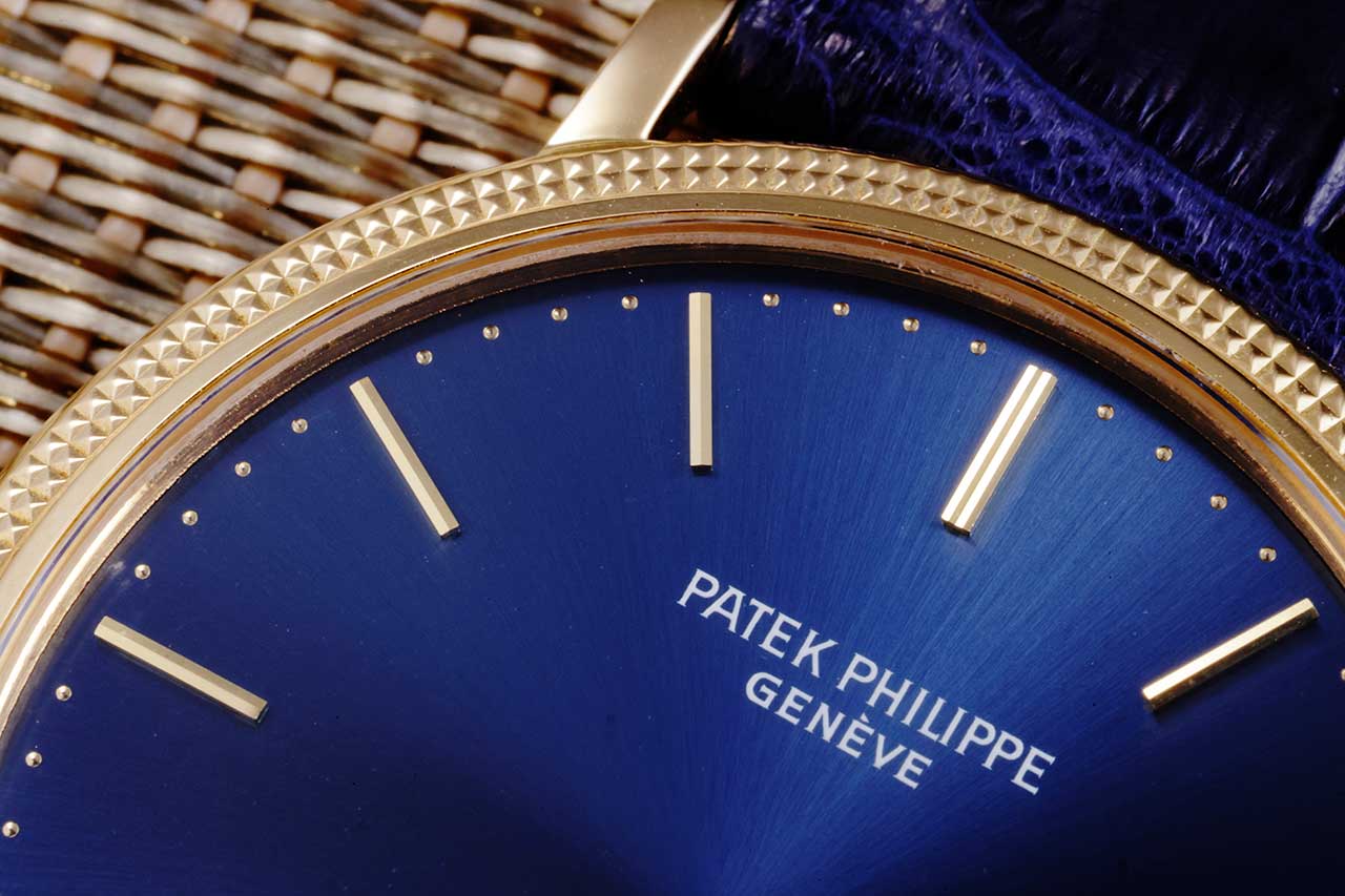 画像: 針と同様、インデックスも細身に設計。全体のバランスを整えている