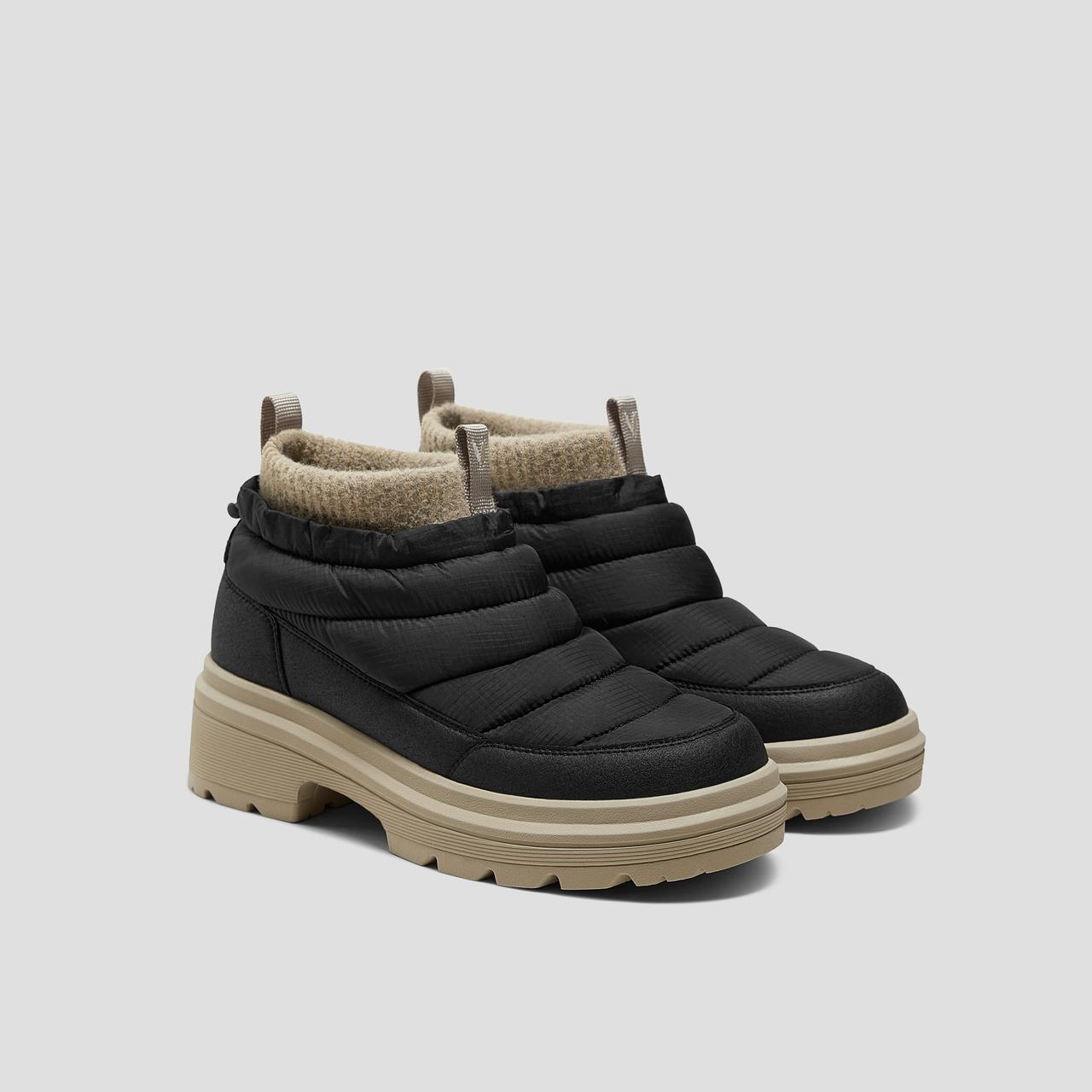 画像: 黒一色じゃないから重くなりにくい「ブラック」