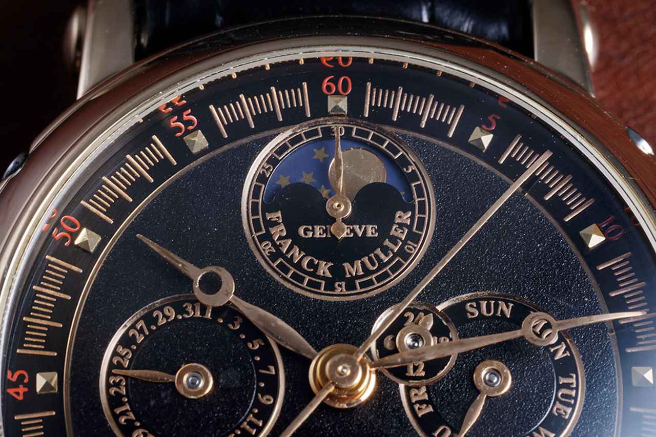画像: フランク ミュラー ラウンド パーペチュアルカレンダー レトログラード クロノグラフ「職人の技と美学の結晶」【今週の逸本 Vol.315】 - singles (シングルス) - “おひとりさま”にフォーカスした情報サイト