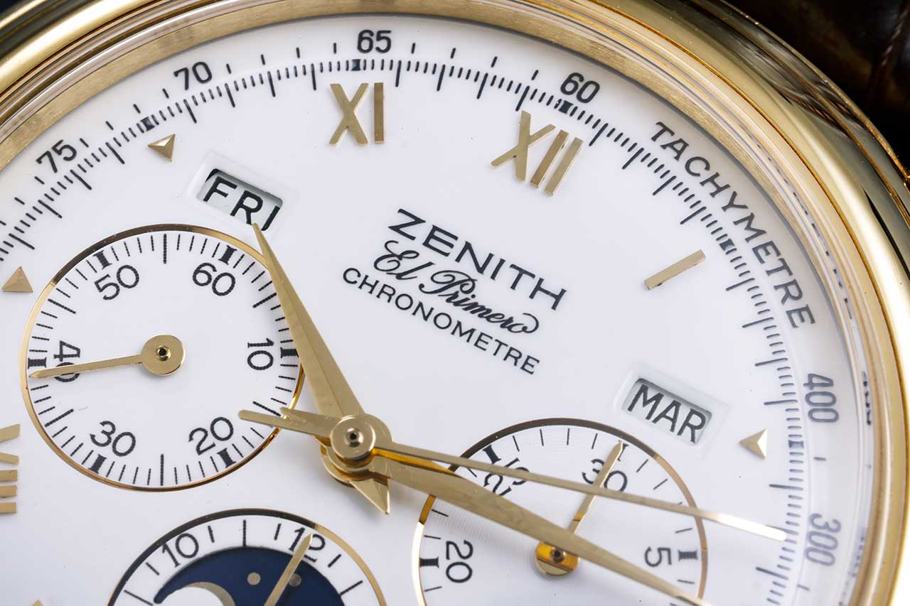 画像: 艶やかなラッカー塗装が上品な光沢を放つダイヤル