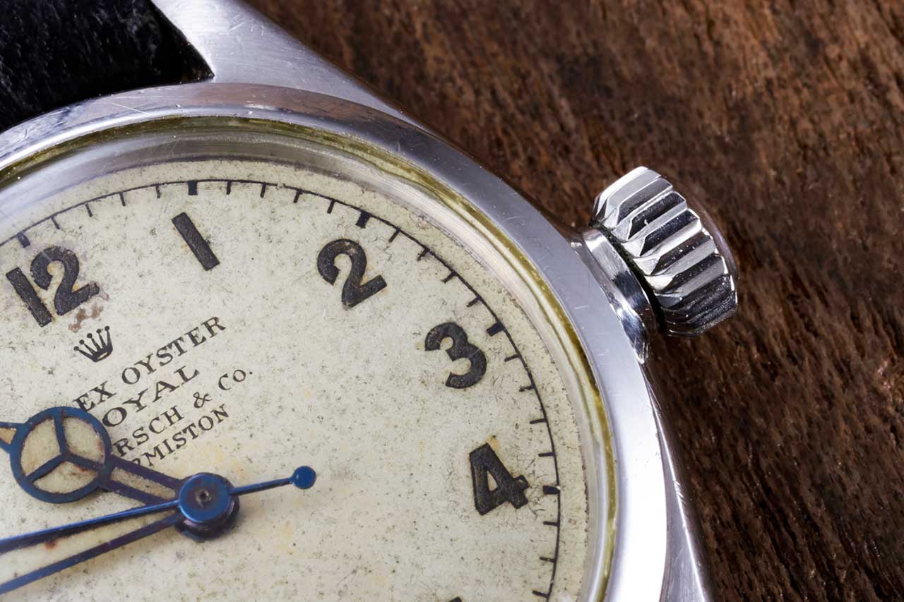 画像: 印字によるインデックスと、外周に配されたミニッツサークル。とても良好な状態で残っている