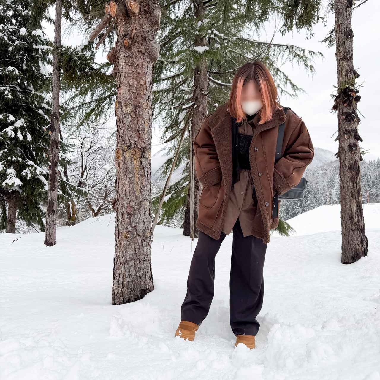 画像: 雪をかき分けて撮影しましたが、この時点でまったく寒さを感じなくて期待大