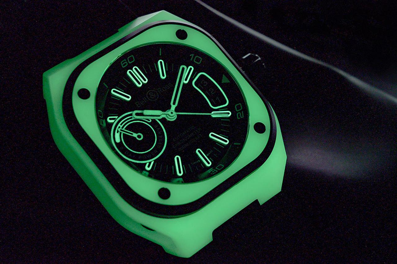 画像: ベル&ロス BR-X5 グリーンラム 「光をまとう唯一無二のアーバンウォッチ」【今週の逸本 Vol.323】 - singles （シングルス） - “おひとりさま”にフォーカスした情報サイト