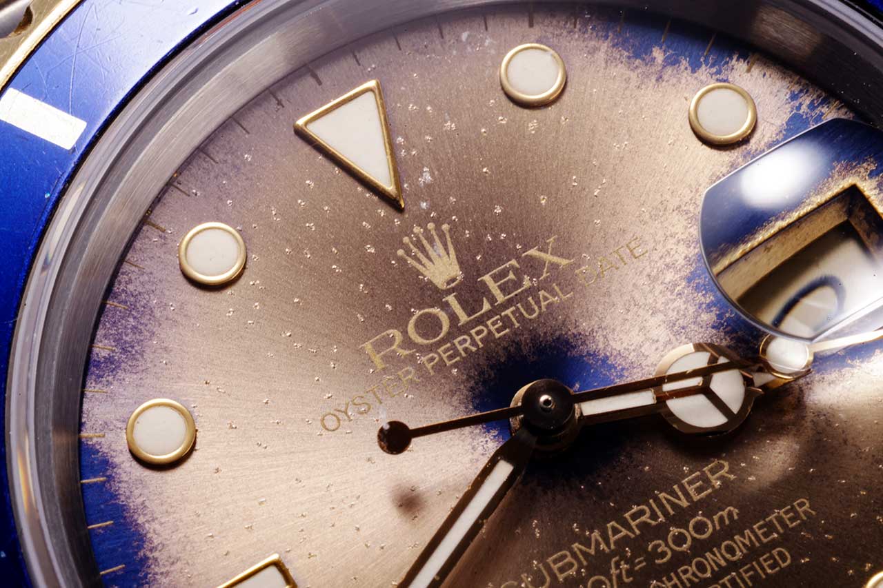 画像: 色味は変化しつつも、ROLEXのロゴはくっきりと残っている