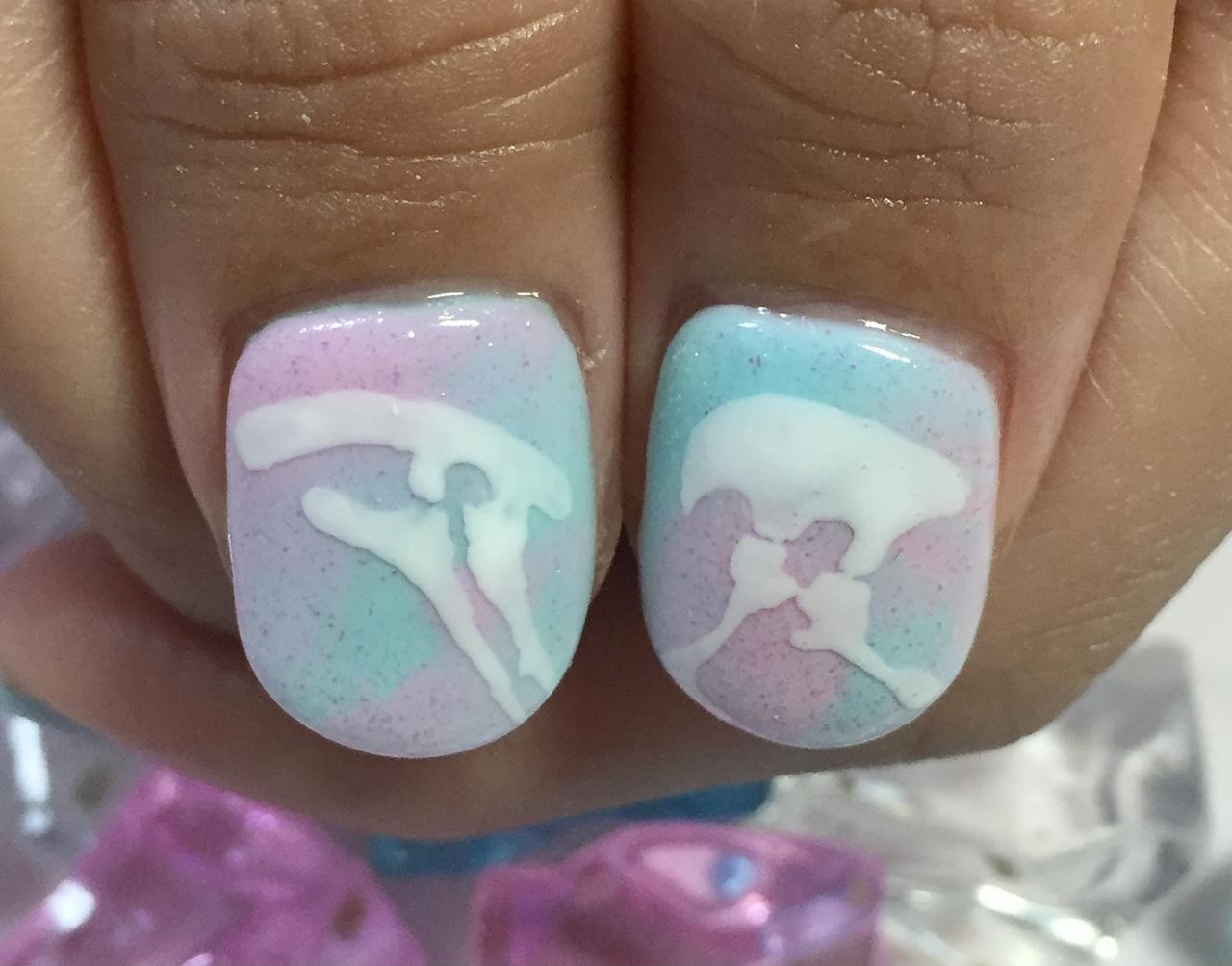 画像: 恐竜の骨盤ネイル