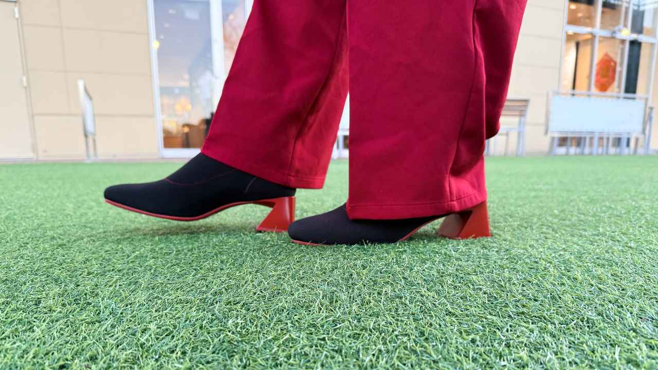 画像1: 12,000歩以上歩いて検証！ ショートブーツ「Regina Pro」は本当に疲れにくいのか？ - singles （シングルス） - “おひとりさま”にフォーカスした情報サイト