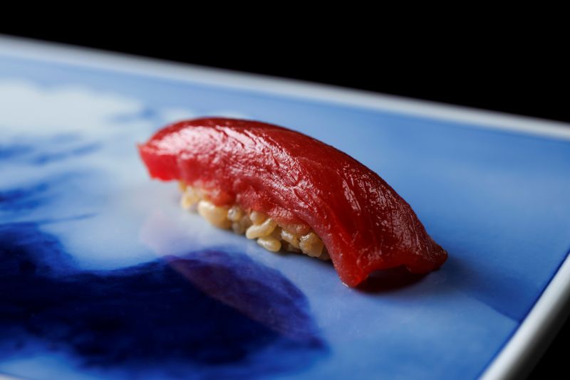 画像: ＜ひとり旅＞『8名限定　鮨の芸術に触れる「鮨　さえき」日帰り』【現地集合解散】｜クラブツーリズム