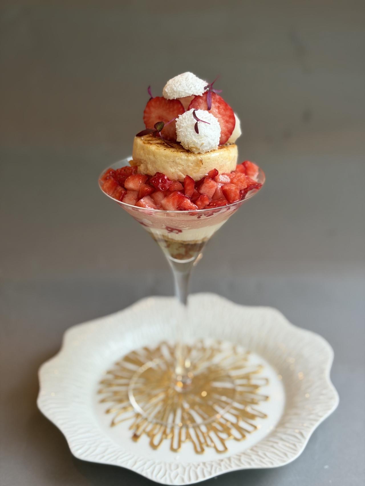 画像: 延命寺美也シェフが手がける「あまおうと金木犀のシブーストパフェ」