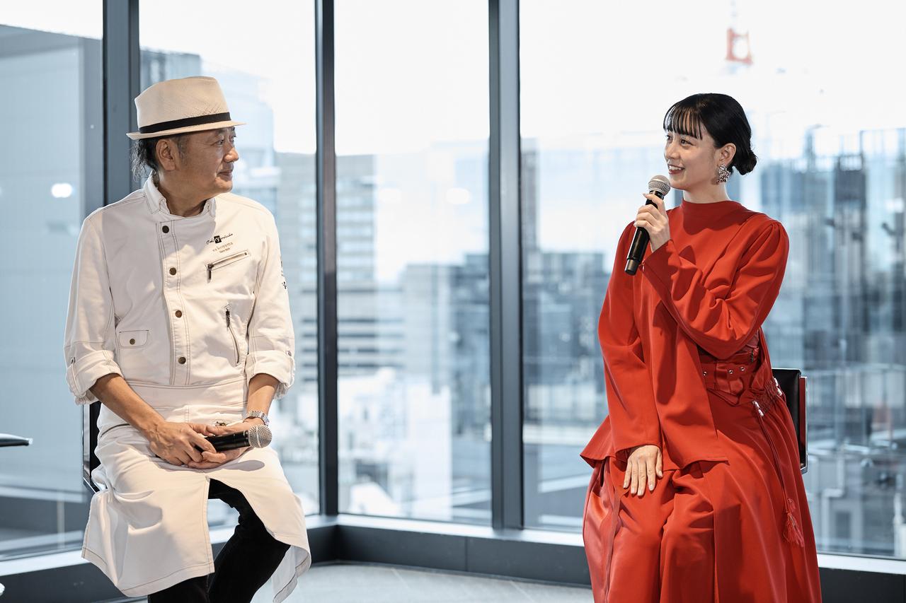 画像: パティシエ 鎧塚 俊彦⽒と俳優・モデル ⼭本 美⽉⽒の対談