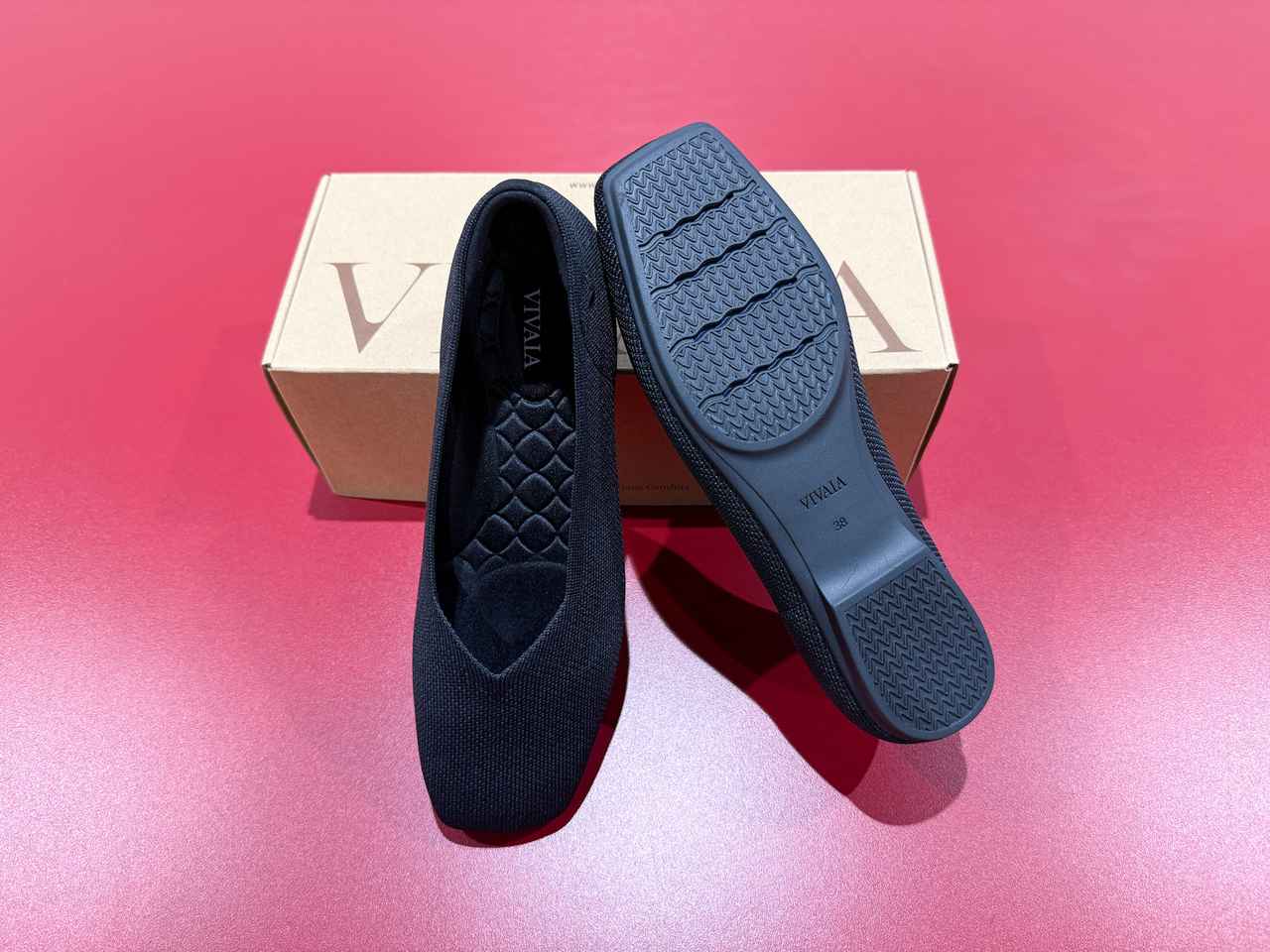 画像: ソールにある溝が、歩行をサポートしてくれるフレックスグルーブ（屈曲溝）