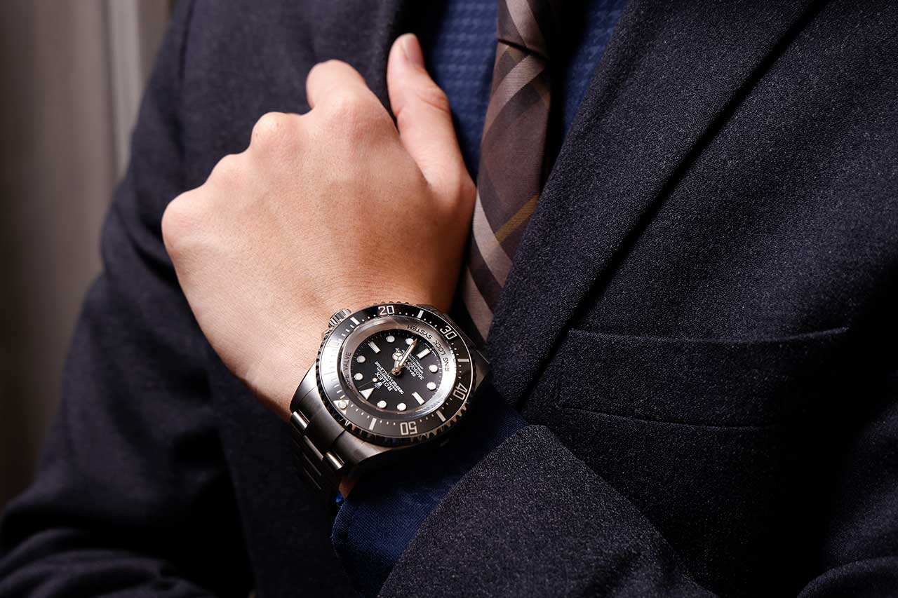 画像: サイズは圧倒的だが、装着すると不思議と収まりが良い