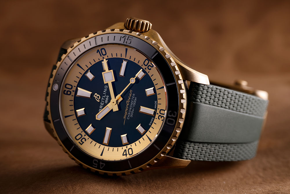 画像: ブライトリング スーパーオーシャン オートマチック42「ブロンズダイバーズ」【今週の逸本 Vol.260】 - singles (シングルス) - “おひとりさま”にフォーカスした情報サイト