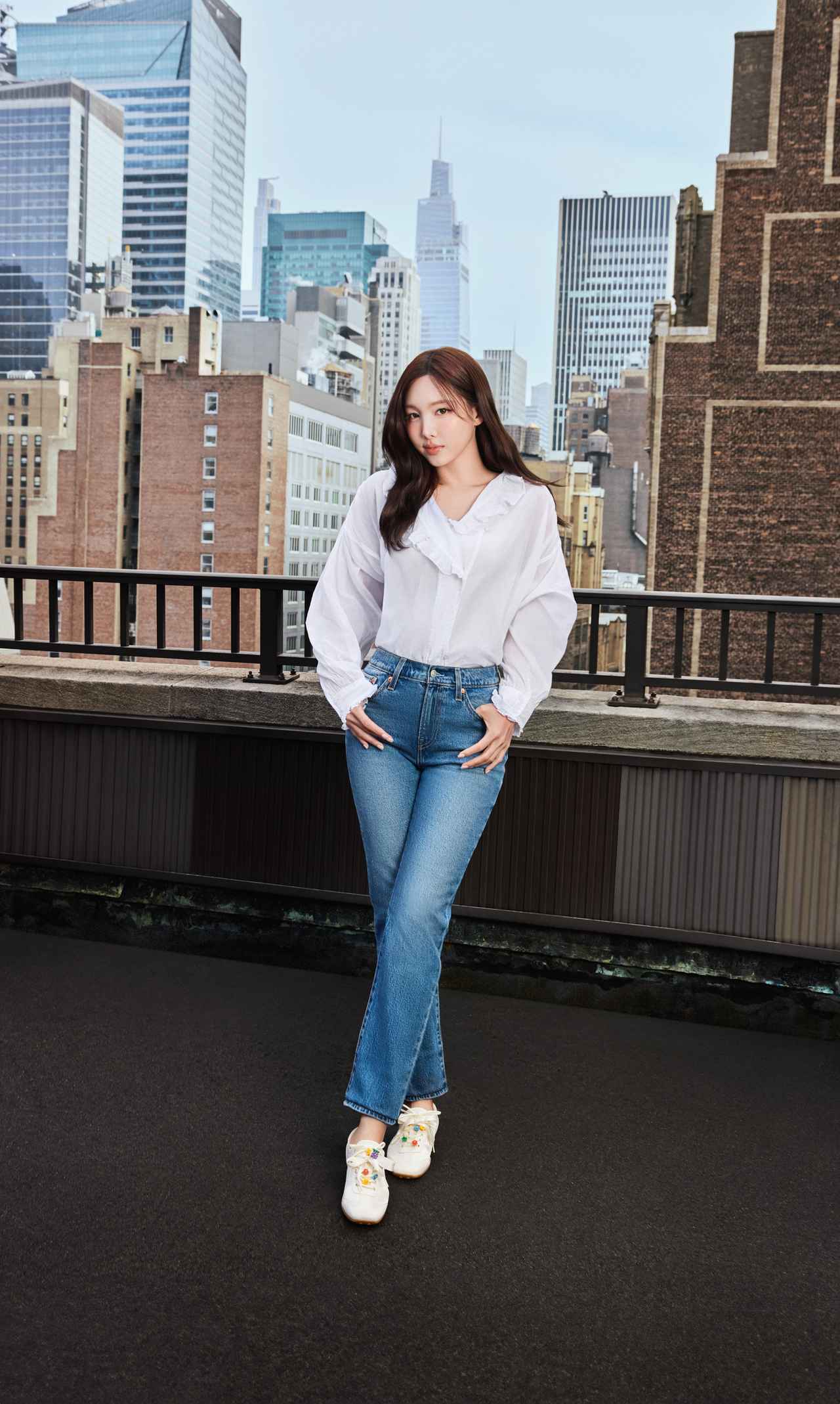 画像: えっ……もしかして、NAYEONとおそろいのシューズってこと……!? やばい